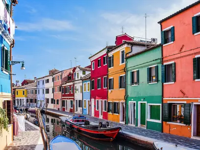 Facciate colorate delle case di Bruno (Venezia) © AXP Photography / Pexels
